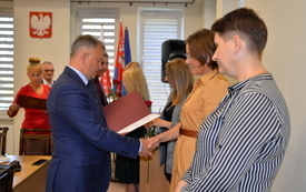 WRĘCZENIE AKT&Oacute;W MIANOWANIA 17