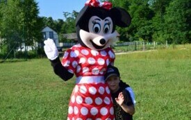 Osoba przebrana za Myszkę Minnie