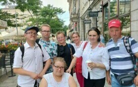 Podopieczni WTZ na ulicy Krakowa