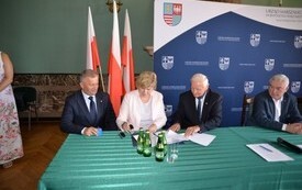 PRZEBUDOWA DROGI DOJAZDOWEJ DO GRUNT&Oacute;W ROLNYCH W MIEJSCOWOŚCI POŁANIEC - ŁĘG 12