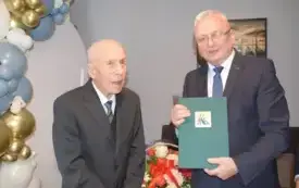 Galeria aktualności &bdquo;Sto lat i jeszcze więcej!&rdquo; &ndash; wyjątkowa wizyta u 100-letniego mieszkańca gminy 11