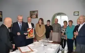 Galeria aktualności &bdquo;Sto lat i jeszcze więcej!&rdquo; &ndash; wyjątkowa wizyta u 100-letniego mieszkańca gminy 13