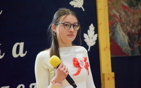 Galeria aktualności &bdquo;Wiwat Maj, Trzeci Maj&rdquo;. Święto Konstytucji 3 Maja w Zespole Plac&oacute;wek Oświatowych w Ruszczy 15