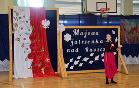 Galeria aktualności &bdquo;Wiwat Maj, Trzeci Maj&rdquo;. Święto Konstytucji 3 Maja w Zespole Plac&oacute;wek Oświatowych w Ruszczy 38