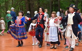 Galeria aktualności Żywa lekcja patriotyzmu połączyła pokolenia w Połańcu 14