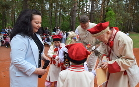 Galeria aktualności Żywa lekcja patriotyzmu połączyła pokolenia w Połańcu 36