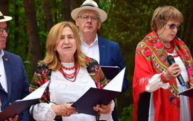 Galeria aktualności Żywa lekcja patriotyzmu połączyła pokolenia w Połańcu 45