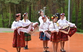 Galeria aktualności Żywa lekcja patriotyzmu połączyła pokolenia w Połańcu 59