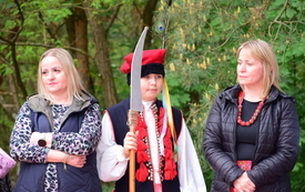 Galeria aktualności Żywa lekcja patriotyzmu połączyła pokolenia w Połańcu 60
