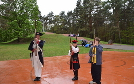 Galeria aktualności Żywa lekcja patriotyzmu połączyła pokolenia w Połańcu 85
