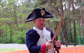 Galeria aktualności Żywa lekcja patriotyzmu połączyła pokolenia w Połańcu 96
