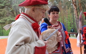 Galeria aktualności Żywa lekcja patriotyzmu połączyła pokolenia w Połańcu 105