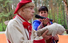 Galeria aktualności Żywa lekcja patriotyzmu połączyła pokolenia w Połańcu 106