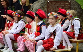 Galeria aktualności Żywa lekcja patriotyzmu połączyła pokolenia w Połańcu 130