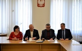 Podpisano umowę na odbi&oacute;r i wyw&oacute;z odpad&oacute;w z terenu Miasta i Gminy Połaniec