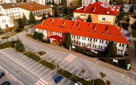 Urząd Miasta i Gminy w Połańcu wiosną