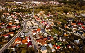 Rynek Połaniecki z lotu ptaka wiosną