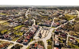 Rynek Połaniecki z g&oacute;ry wiosną