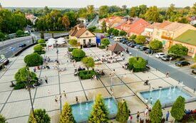 widok z drona na rynek