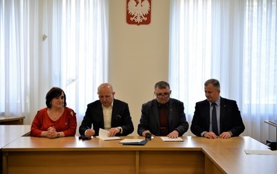 Zdjęcie do Podpisano umowę na odbi&oacute;r i wyw&oacute;z odpad&oacute;w z terenu Miasta i Gminy Połaniec