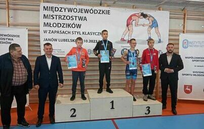 Zdjęcie do Kuba Grabda i Hubert Ostrowski wywalczyli dla Połańca  kolejne medale w Międzywojew&oacute;dzkich Mistrzostw w zapasach - regionu c styl klasyczny