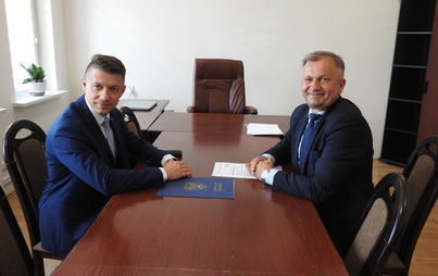 Zdjęcie do POSEŁ NA SEJM RP DR BARTŁOMIEJ DORYWALSKI Z WIZYTĄ W URZĘDZIE