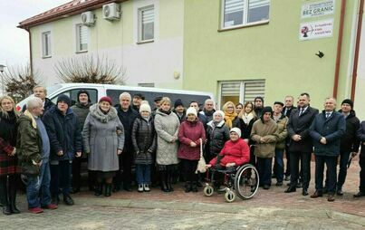 Zdjęcie do Gmina Połaniec przekazała nowy mikrobus dla Środowiskowego Domu Samopomocy w Połańcu