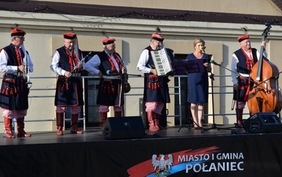 Zdjęcie do Ludowo, skocznie i tanecznie na rynku z zespołem &bdquo;Działoszacy&rdquo;