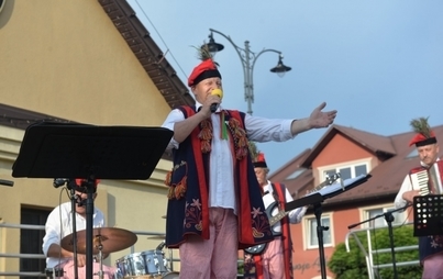 Zdjęcie do Na ludowo, z przytupem...