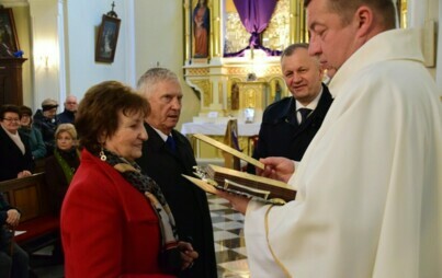 Zdjęcie do Uroczystość Złotych God&oacute;w w Gminie Połaniec &ndash; Jubileusz 50 wsp&oacute;lnych lat