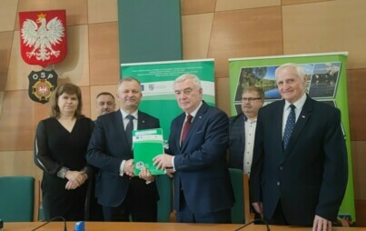 Zdjęcie do Przebudowa zbiornika wodnego-małego stawu w ramach zagospodarowania zabytkowego parku w miejscowości Ruszcza
