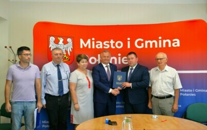 Zdjęcie do Podpisano umowę na budowę dr&oacute;g wraz z niezbędną infrastrukturą