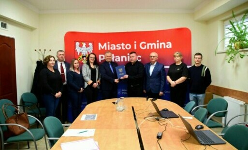 Zdjęcie do Rozpoczyna się przebudowa drogi dojazdowej do grunt&oacute;w rolnych w Łęgu