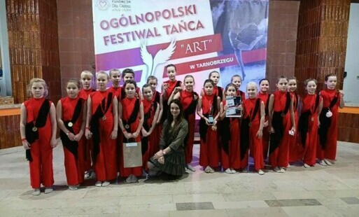 Zdjęcie do Formacje Digress z Centrum Kultury i Sztuki w Połańcu na tanecznym podium 