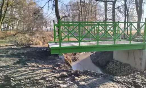 Zdjęcie do Trwają prace przy przebudowie staw&oacute;w w zespole parkowo - dworskim w Ruszczy