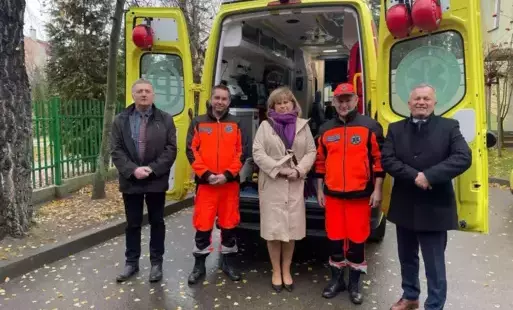 Zdjęcie do Nowy ambulans trafił do bazy ratowniczej w Połańcu