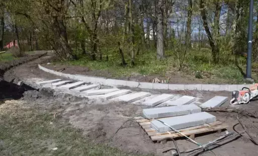 Zdjęcie do Renowacja parku w Ruszczy - postępy prac