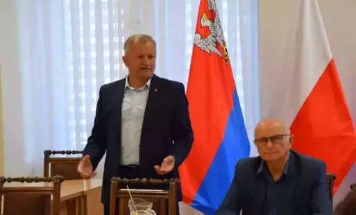 Zdjęcie do Utrzymanie porządku przy drogach i chodnikach &ndash; wsp&oacute;lna odpowiedzialność