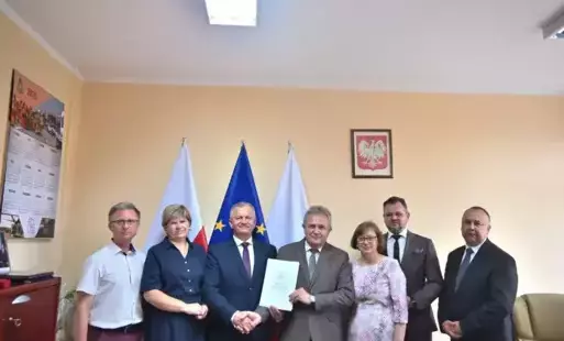 Zdjęcie do Powiat wspiera gminę &ndash; środki na remont i modernizację ŚDS