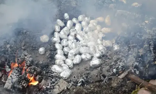 Zdjęcie do &bdquo;Pieczony ziemniak&rdquo; połączył pokolenia