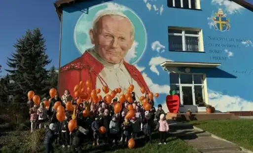 Zdjęcie do Marsz Przedszkolak&oacute;w pod hasłem &bdquo;Dzieciństwo bez przemocy&rdquo;