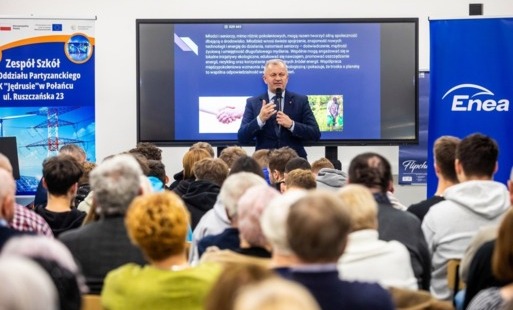 Zdjęcie do Seniorzy i młodzież o energetyce &ndash; relacja z międzypokoleniowego spotkania w Połańcu