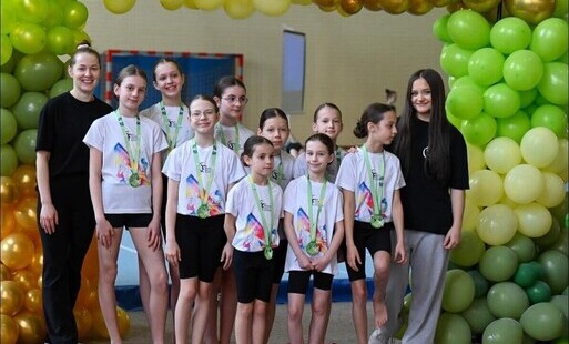 Zdjęcie do Zawodnicy AkroPołaniec świetnie zaprezentowali się podczas IV Turnieju Wiosny w Tryńczy