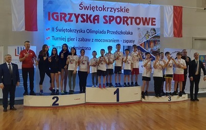 Zdjęcie do Drugie Miejsce Wywalczyli Uczniowie Szkoły Podstawowej im. Tadeusza Kościuszki w Połańcu w Świętokrzyskich Igrzyskach Sportowych w Turnieju Gier i Zabaw z Mocowaniem-Zapasy
