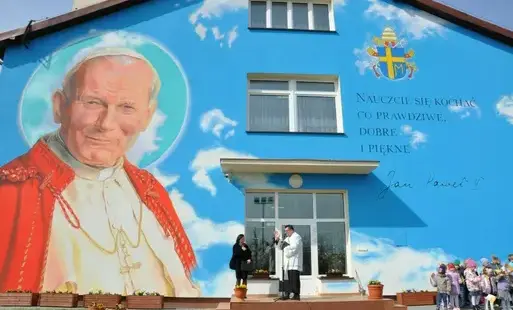 Zdjęcie do 16 października &ndash; Dzień Papieża Jana Pawła II. Dziedzictwo obecne w Połańcu i Ruszczy