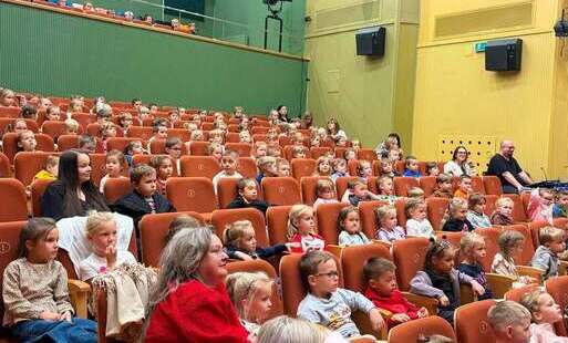 Zdjęcie do "Frycek i Czerwone Serduszko&rdquo; w wykonaniu Teatru Muzycznego Syrenka na deskach CKiSz