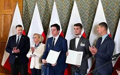 Zdjęcie do Uczniowie z Zespołu Szk&oacute;ł w Połańcu otrzymali stypendia ministra właściwego