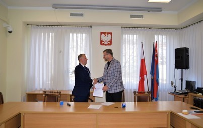 Zdjęcie do Podpisano umowę na "Termomodernizację budynku Zespołu Plac&oacute;wek Oświatowych w Ruszczy wraz z przebudową wentylacji mechanicznej"