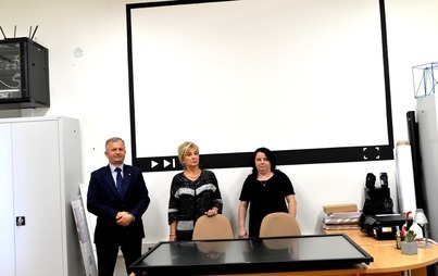Zdjęcie do Otwarcie pracowni szkolnych zrealizowanych dzięki inicjatywie MEiN z programu ,,Laboratoria Przyszłości&quot; w Ruszczy