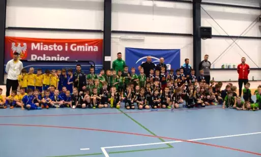 Zdjęcie do Emocjonujący turniej Aktywny Junior Enea Cup na hali w Zrębinie - zobacz jak grali najmłodsi zawodnicy
